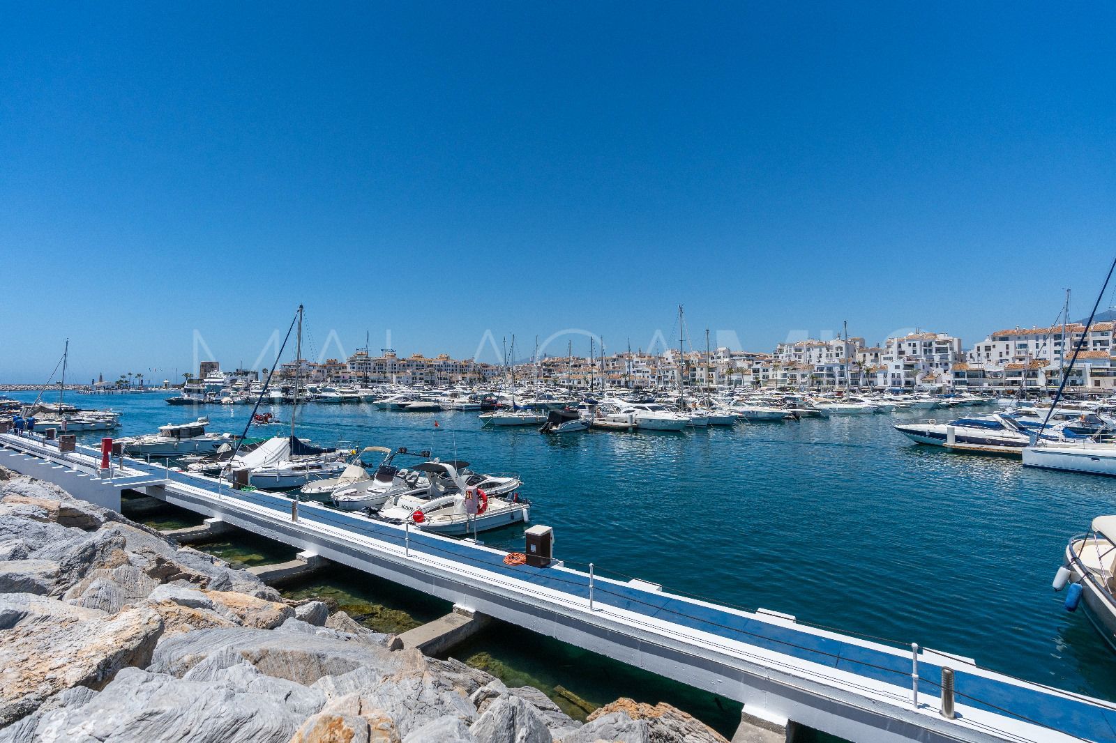 Se vende apartamento with 2 bedrooms in Marbella - Puerto Banus