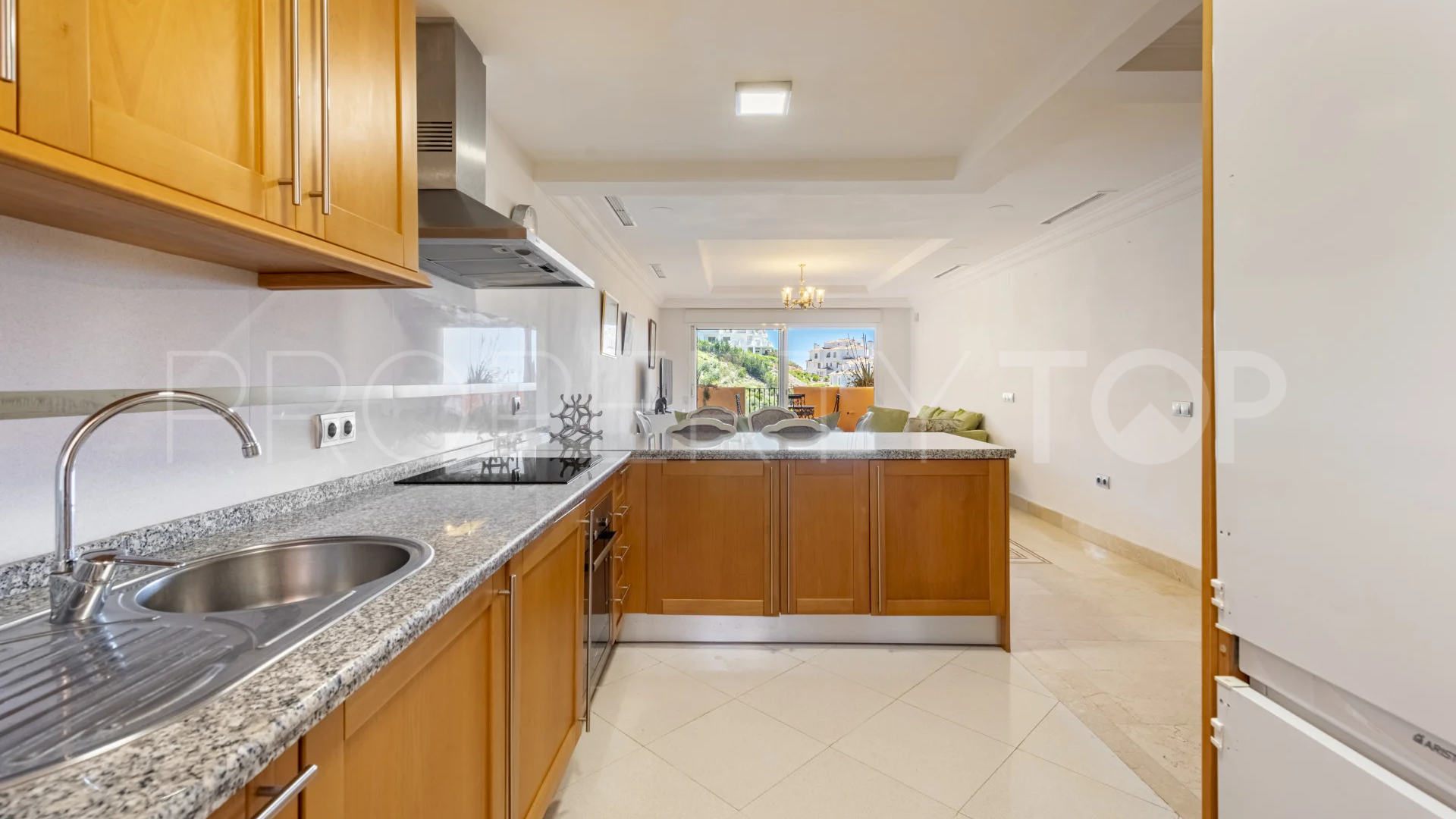 Apartment for sale in Aloha Hill Club