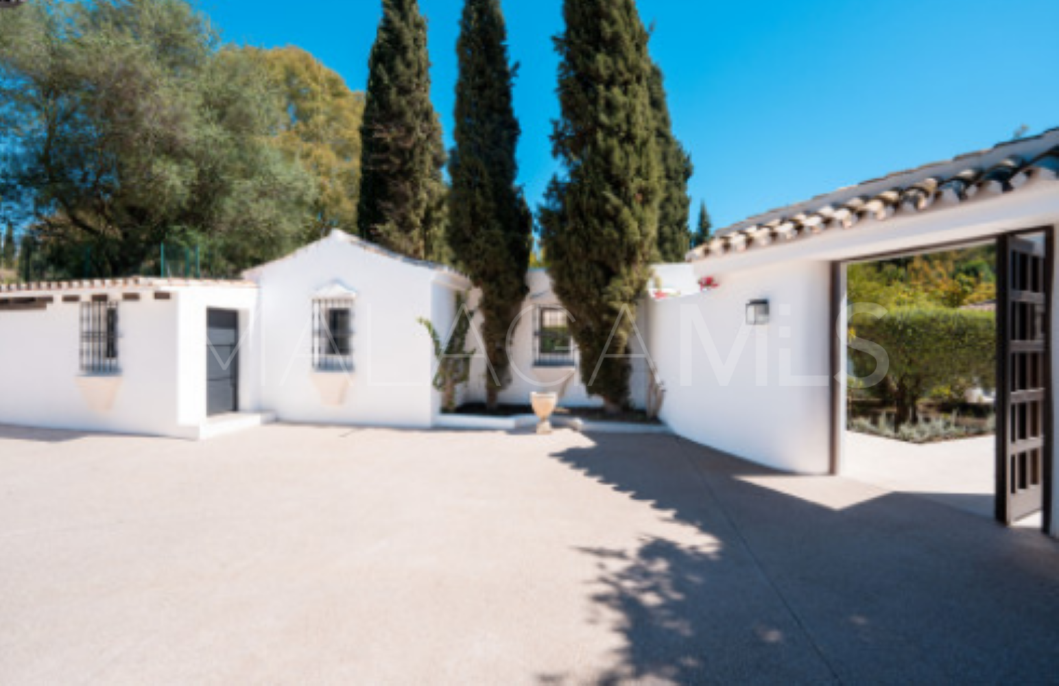 Villa for sale in Benahavis Hills Country Club