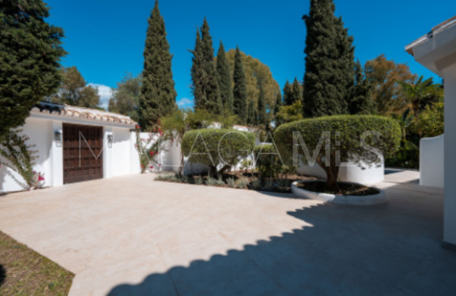 Villa for sale in Benahavis Hills Country Club