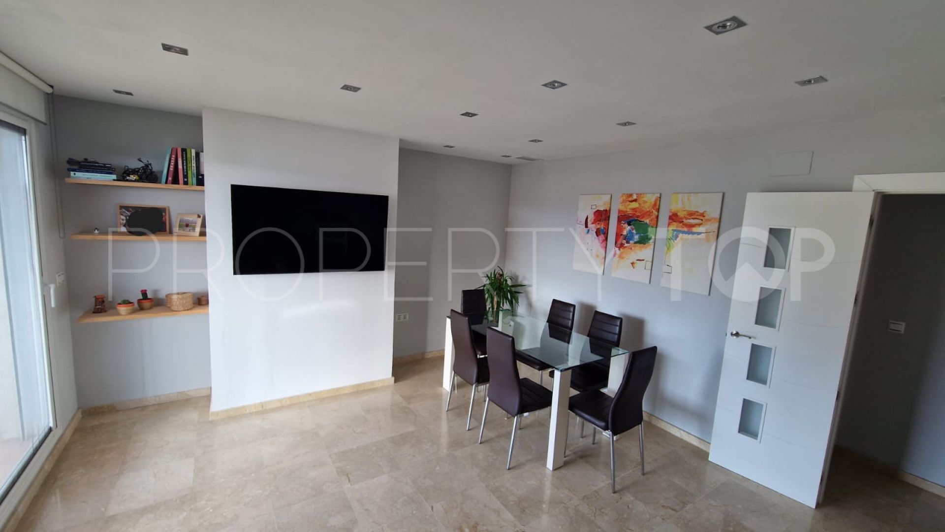 Se vende atico duplex con 2 dormitorios en Estepona Ciudad