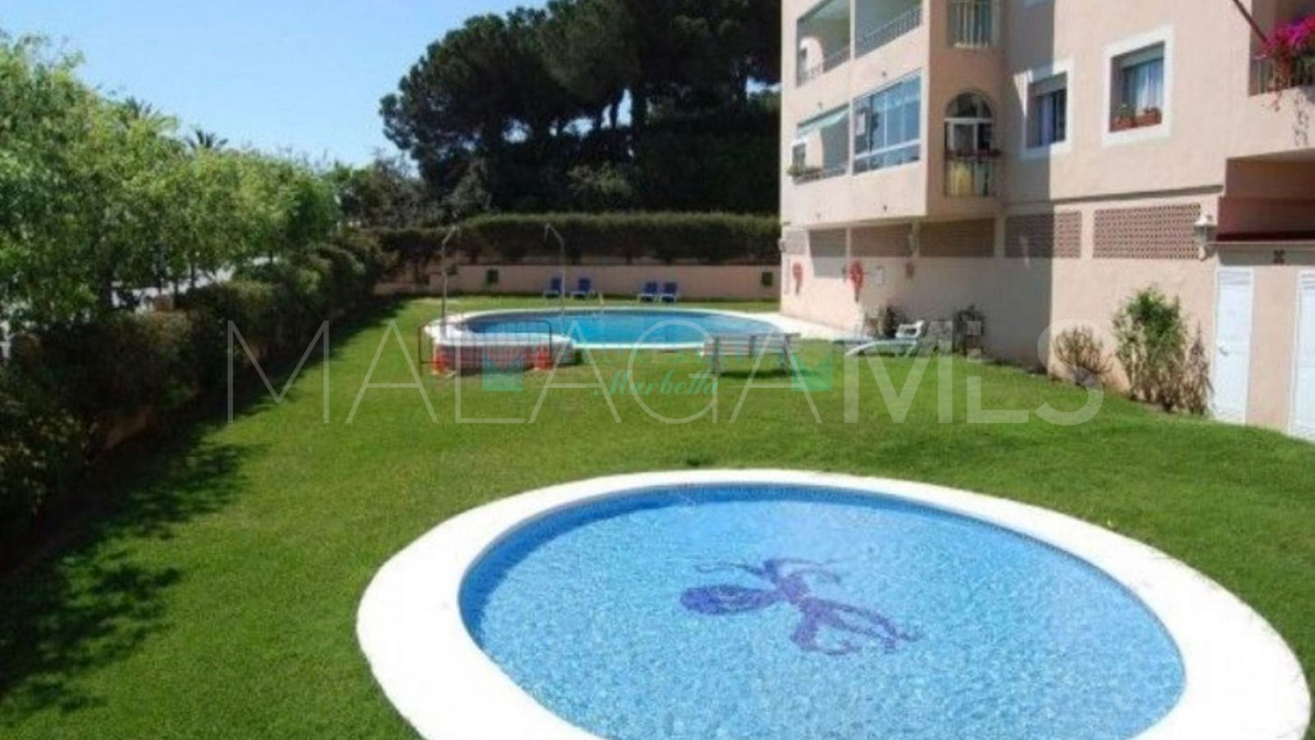 Buy Nueva Andalucia 2 bedrooms apartment