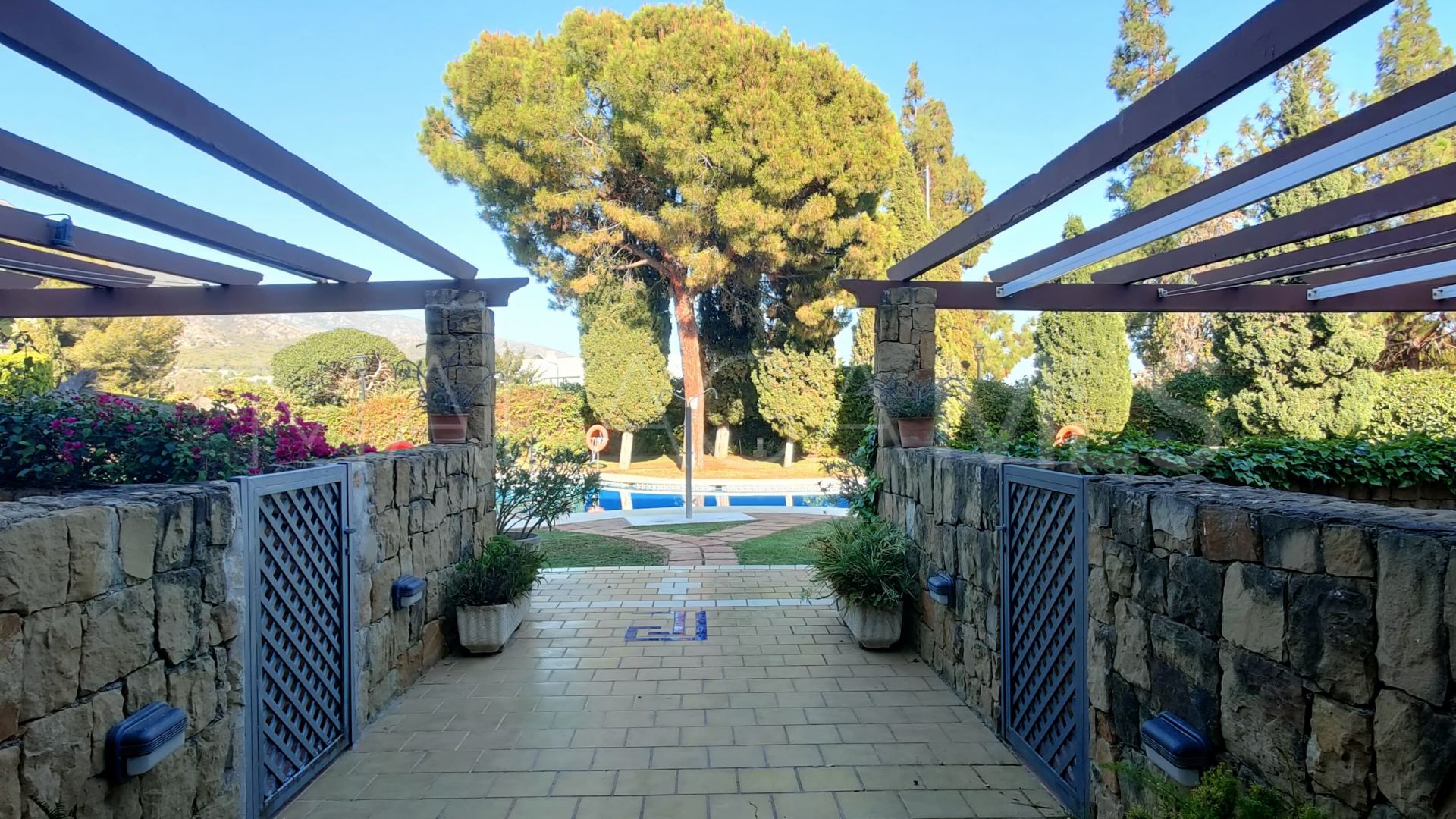 Apartamento planta baja for sale de 1 bedroom in Las Lomas del Marbella Club