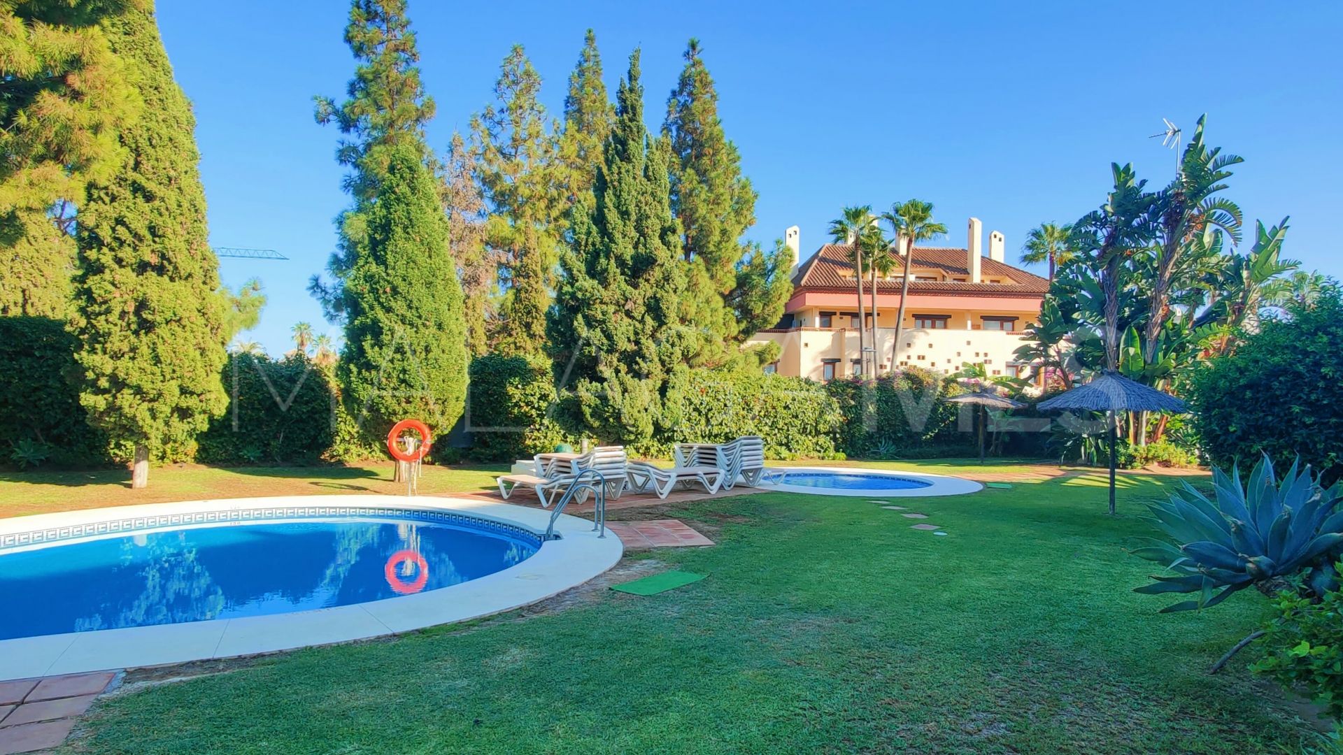 Bottenvåningslägenhet for sale in Las Lomas del Marbella Club