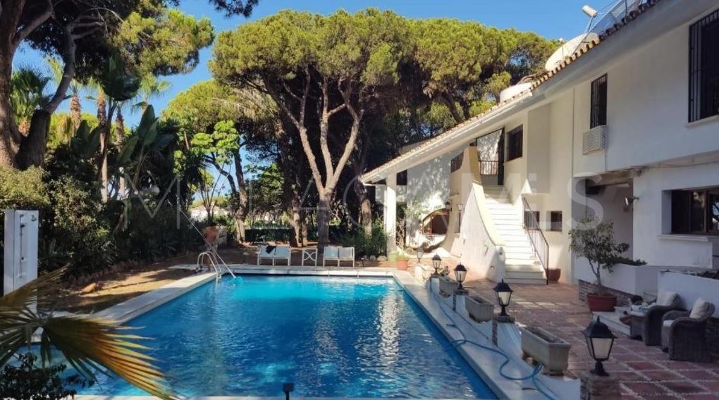 9 bedrooms villa in Cabopino for sale