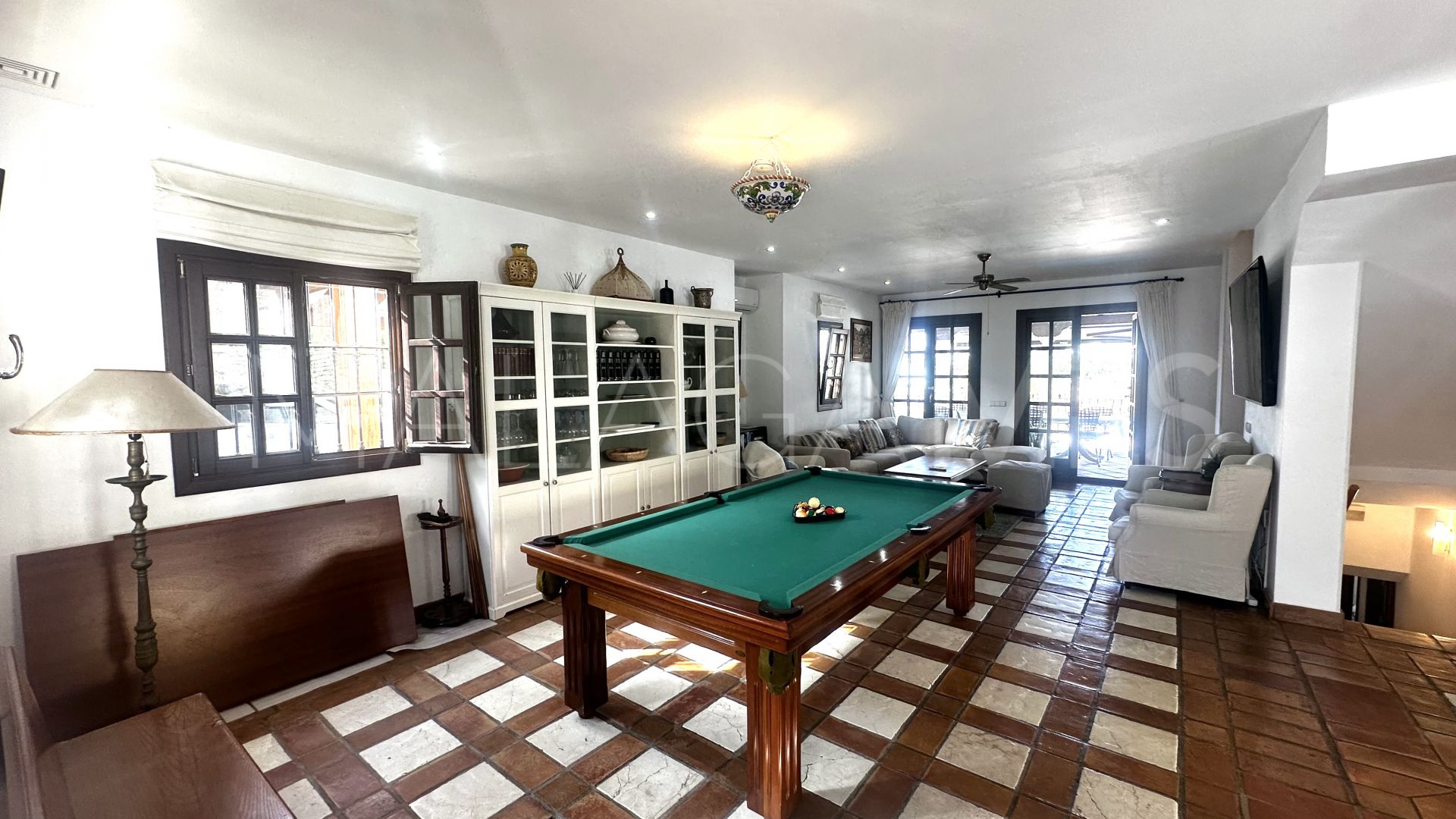 Villa for sale in Linda Vista Baja