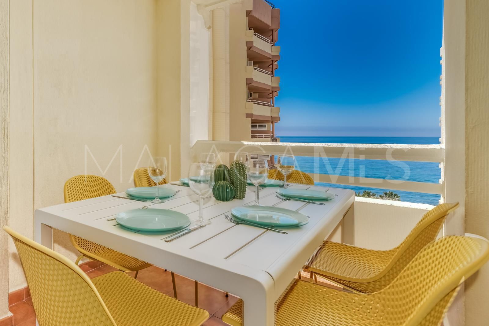 Buy apartamento with 4 bedrooms in Playa Bajadilla - Puertos