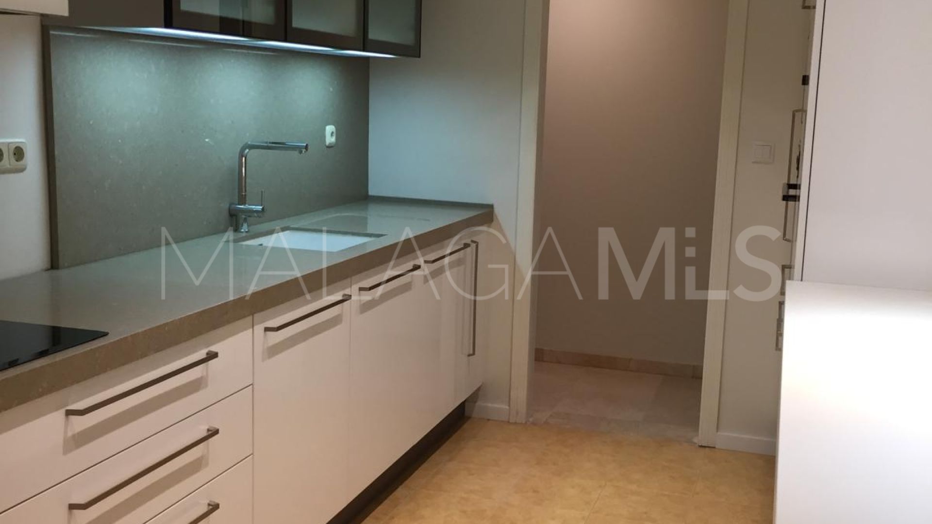 Nueva Andalucia, apartamento planta baja for sale