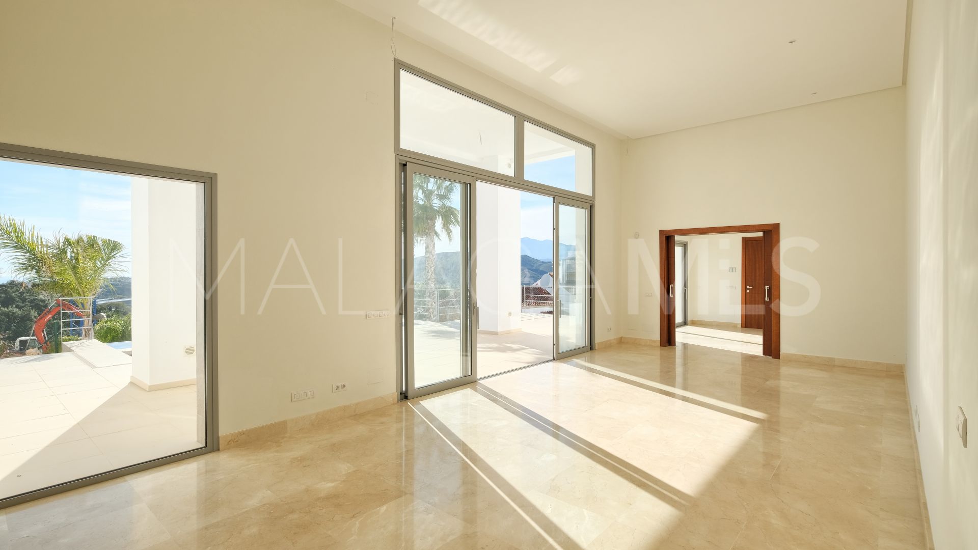 Villa for sale in Benahavis