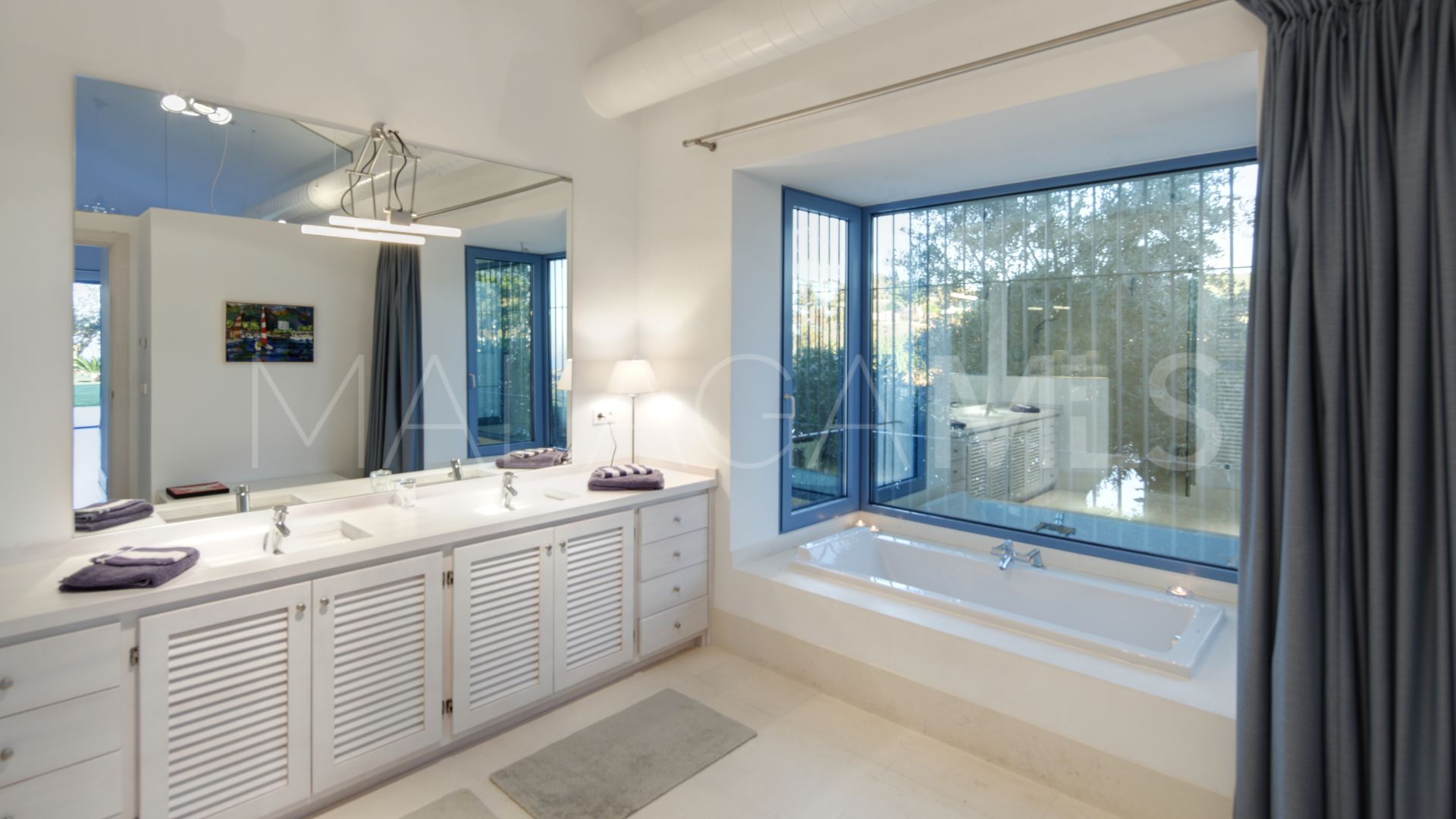 Villa for sale in Benahavis