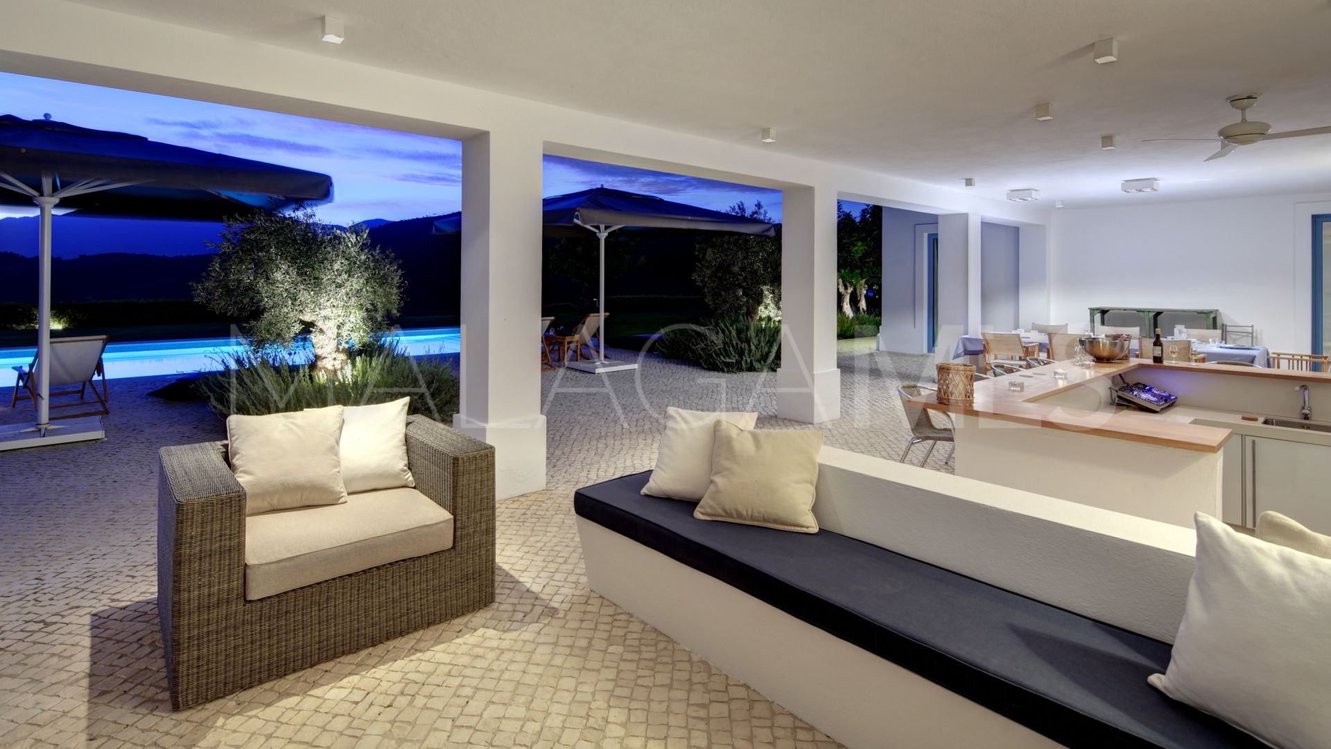 Villa for sale in Benahavis