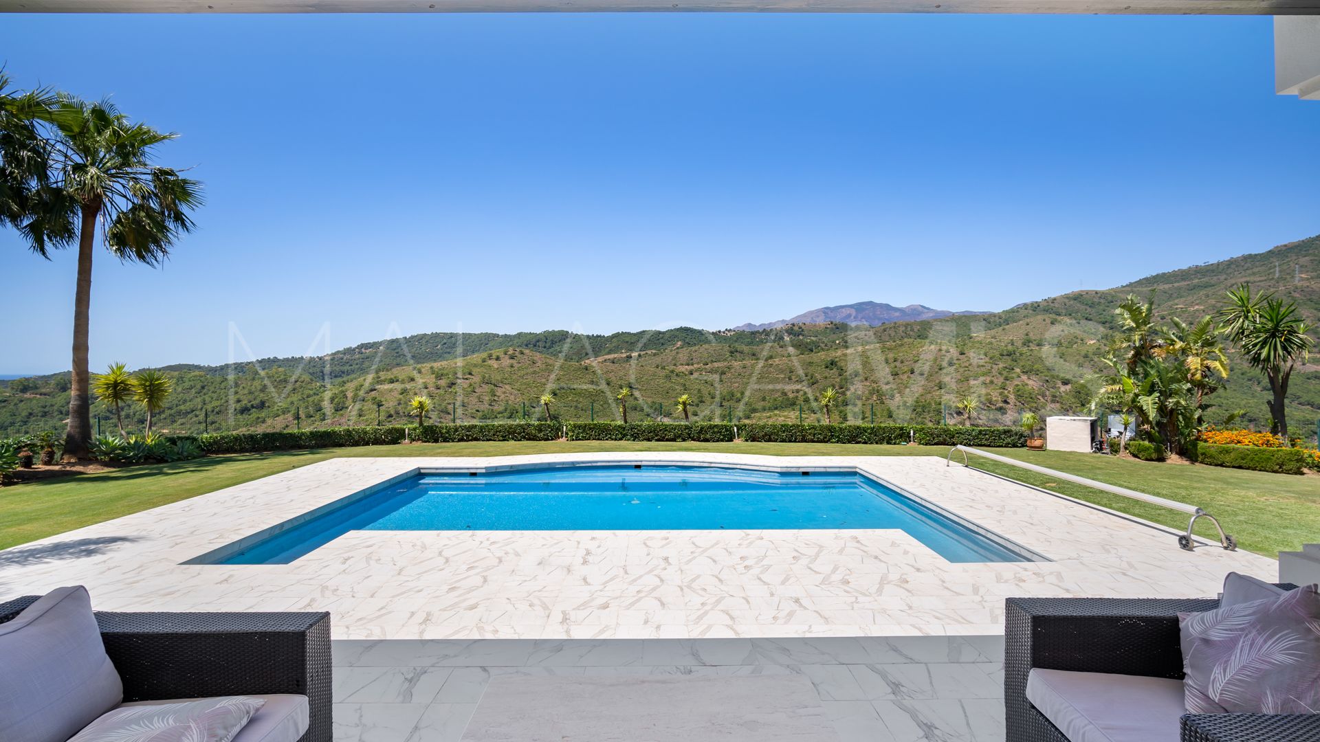 For sale 6 bedrooms villa in Benahavis