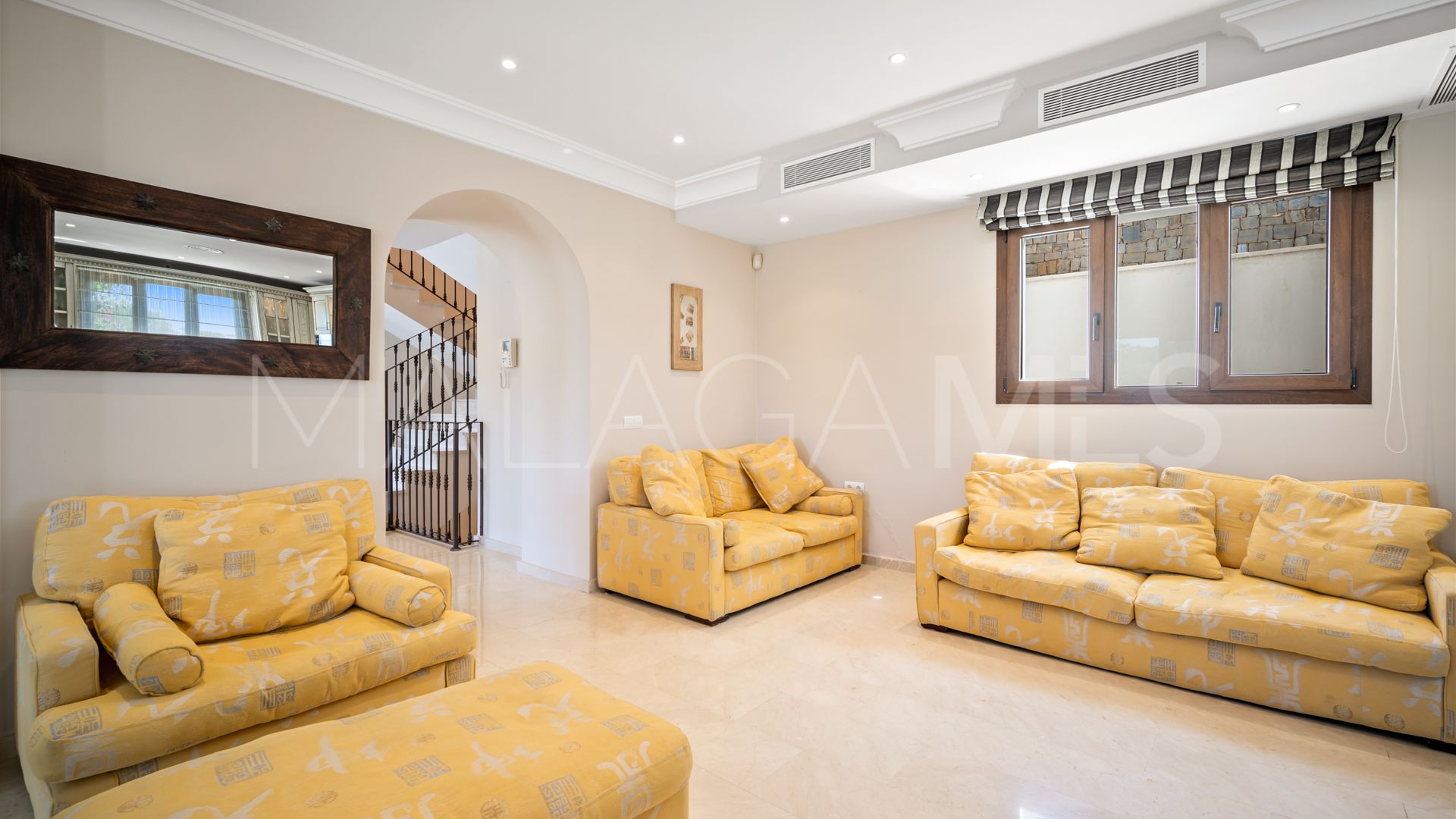 Villa for sale in Benahavis