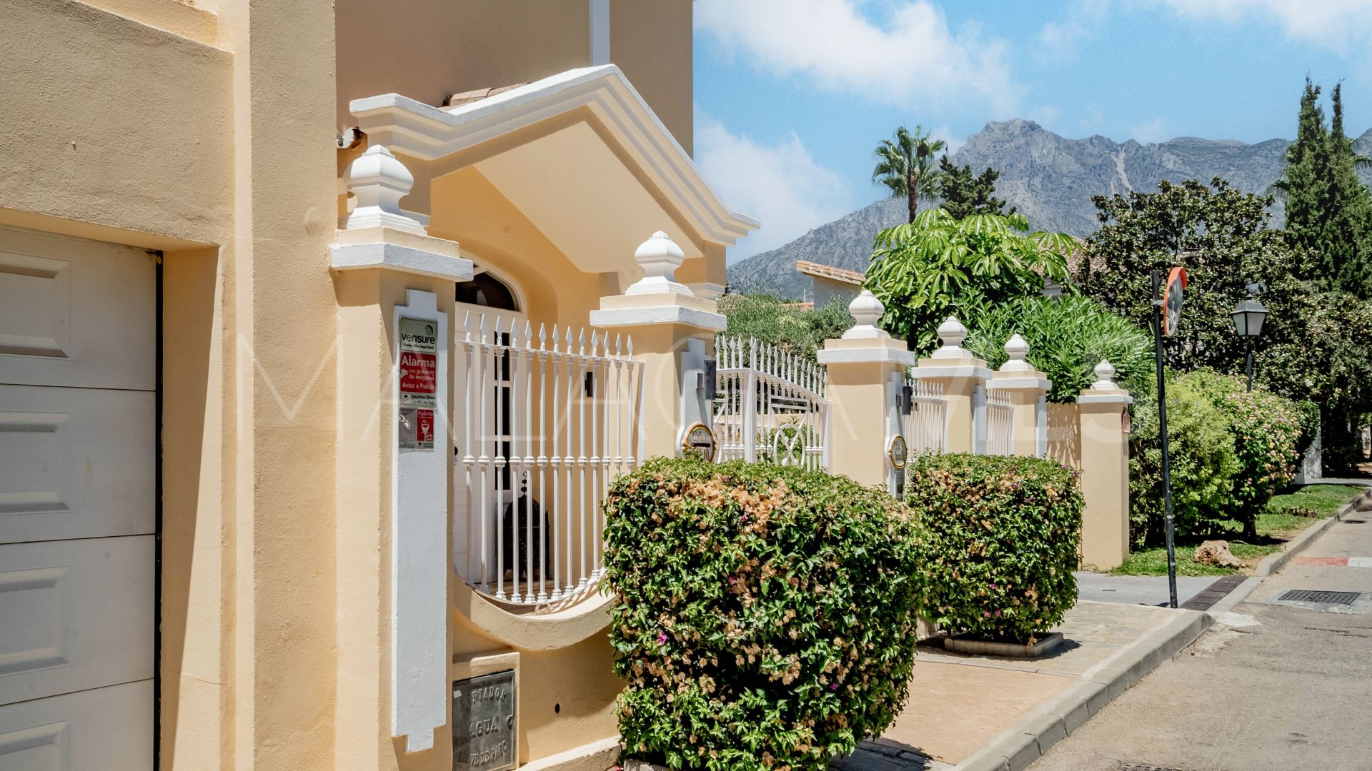 Villa for sale in Marbella Goldene Meile