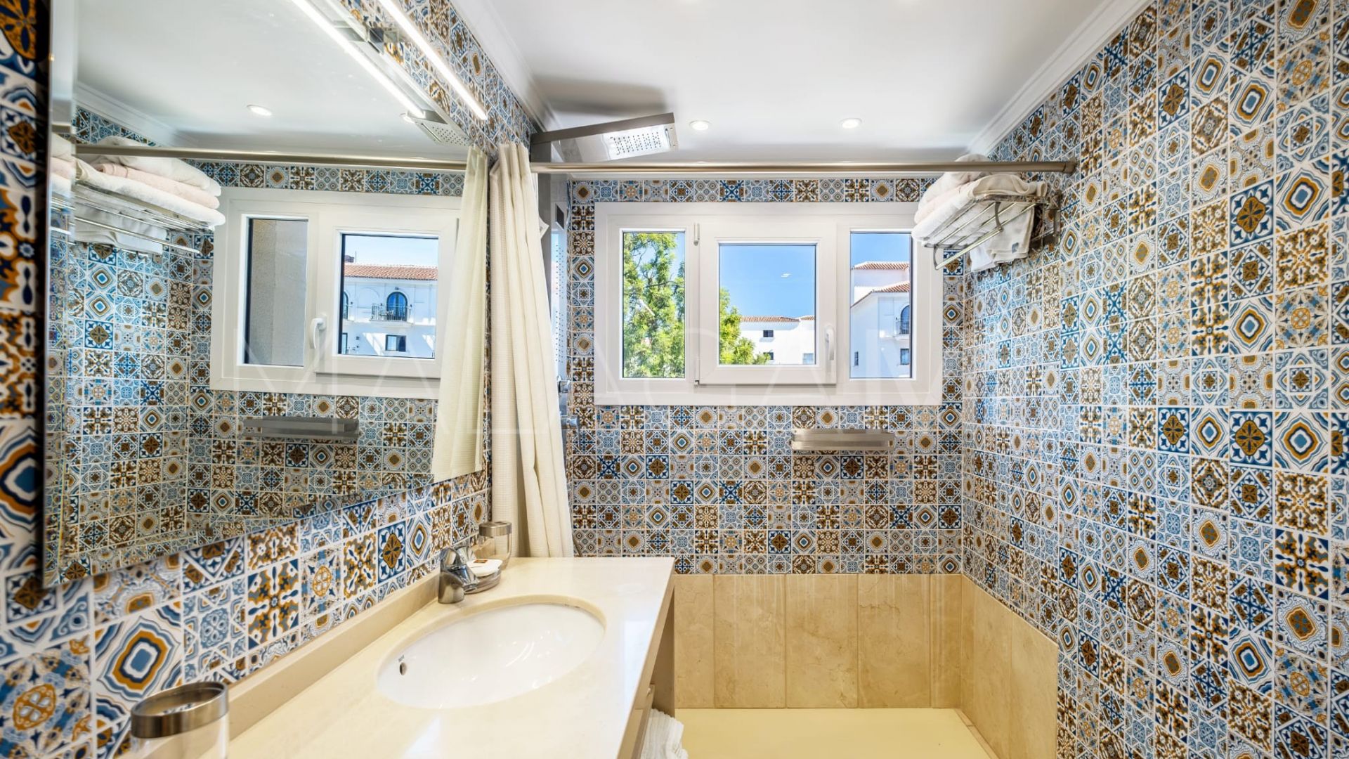 Nueva Andalucia, apartamento for sale de 2 bedrooms