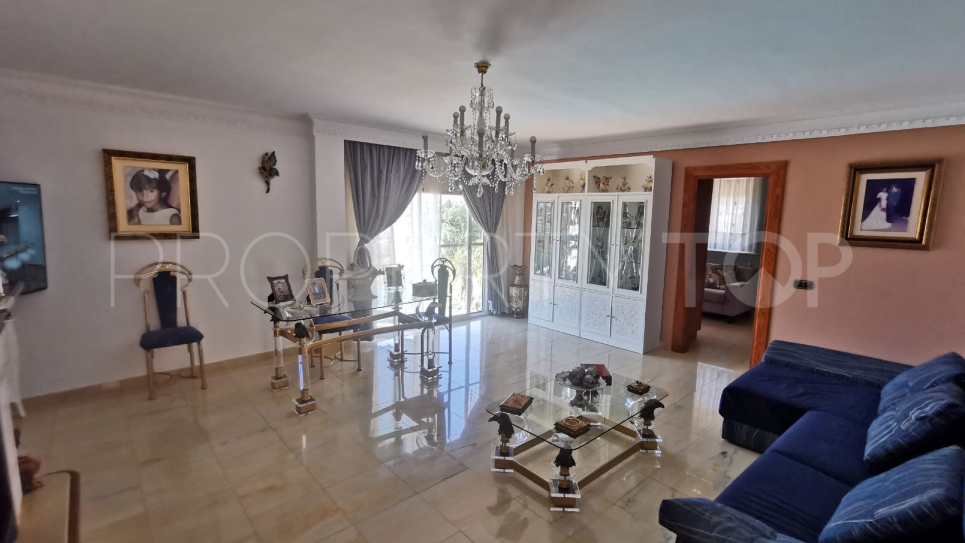 Buy Cala de Mijas villa with 6 bedrooms