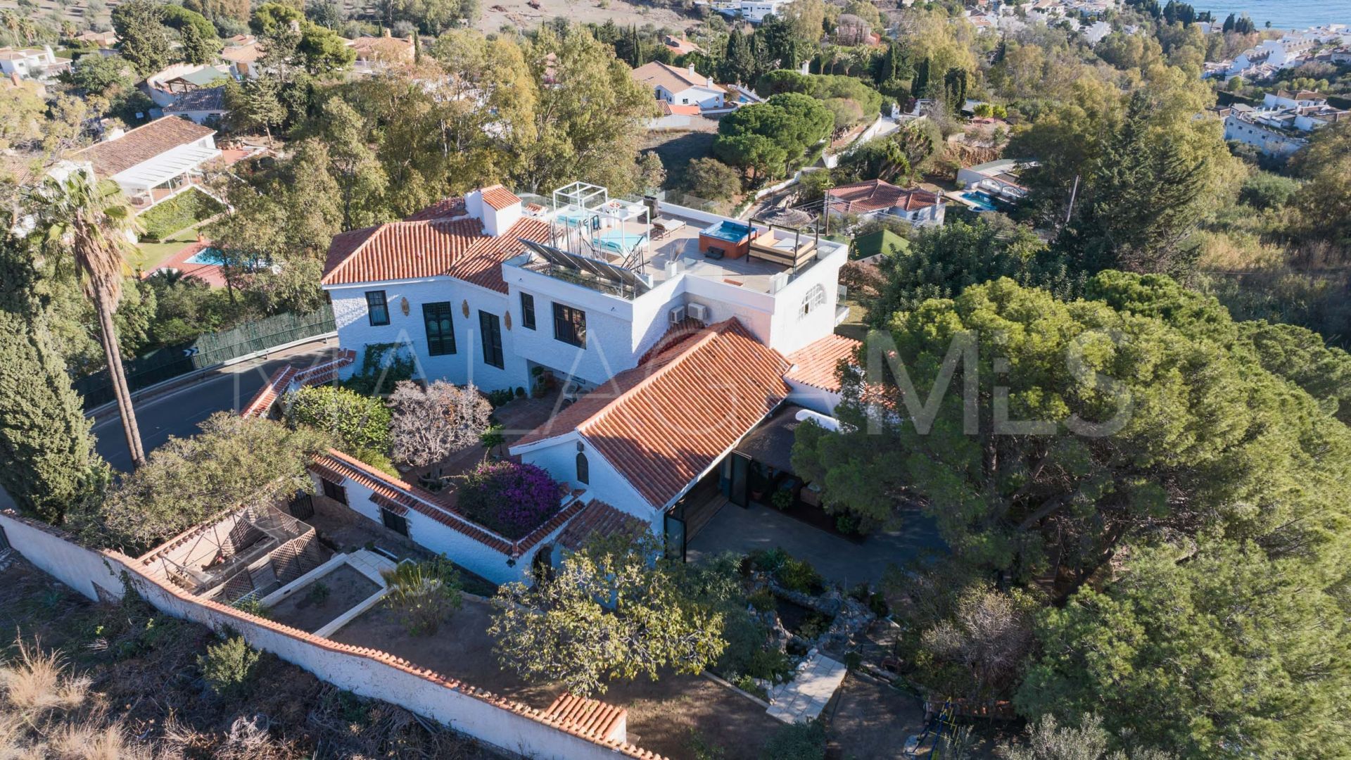 Villa de 9 bedrooms a la venta in Benalmadena