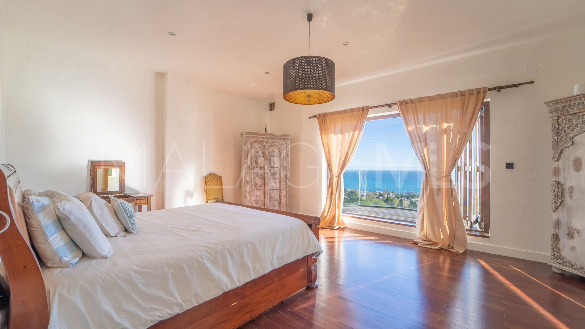 Villa de 9 bedrooms a la venta in Benalmadena