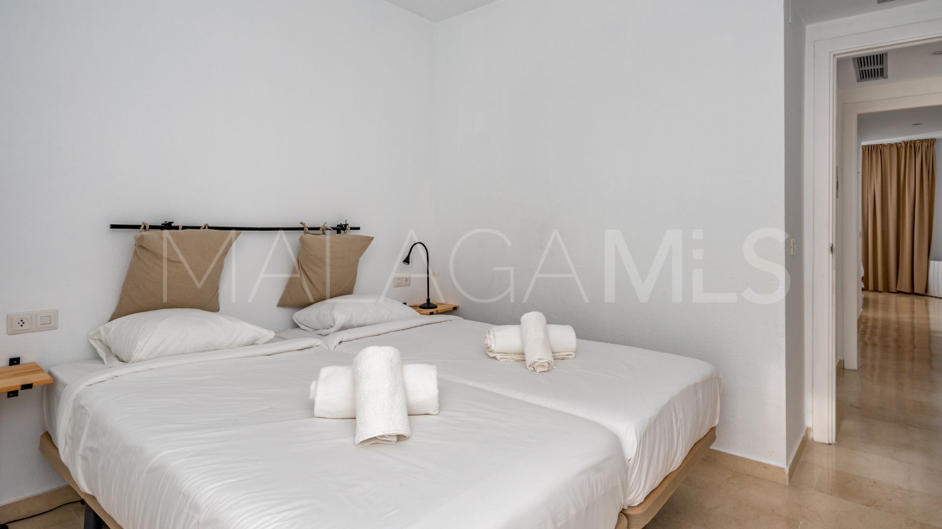 Buy apartamento in Estepona Golf with 2 bedrooms