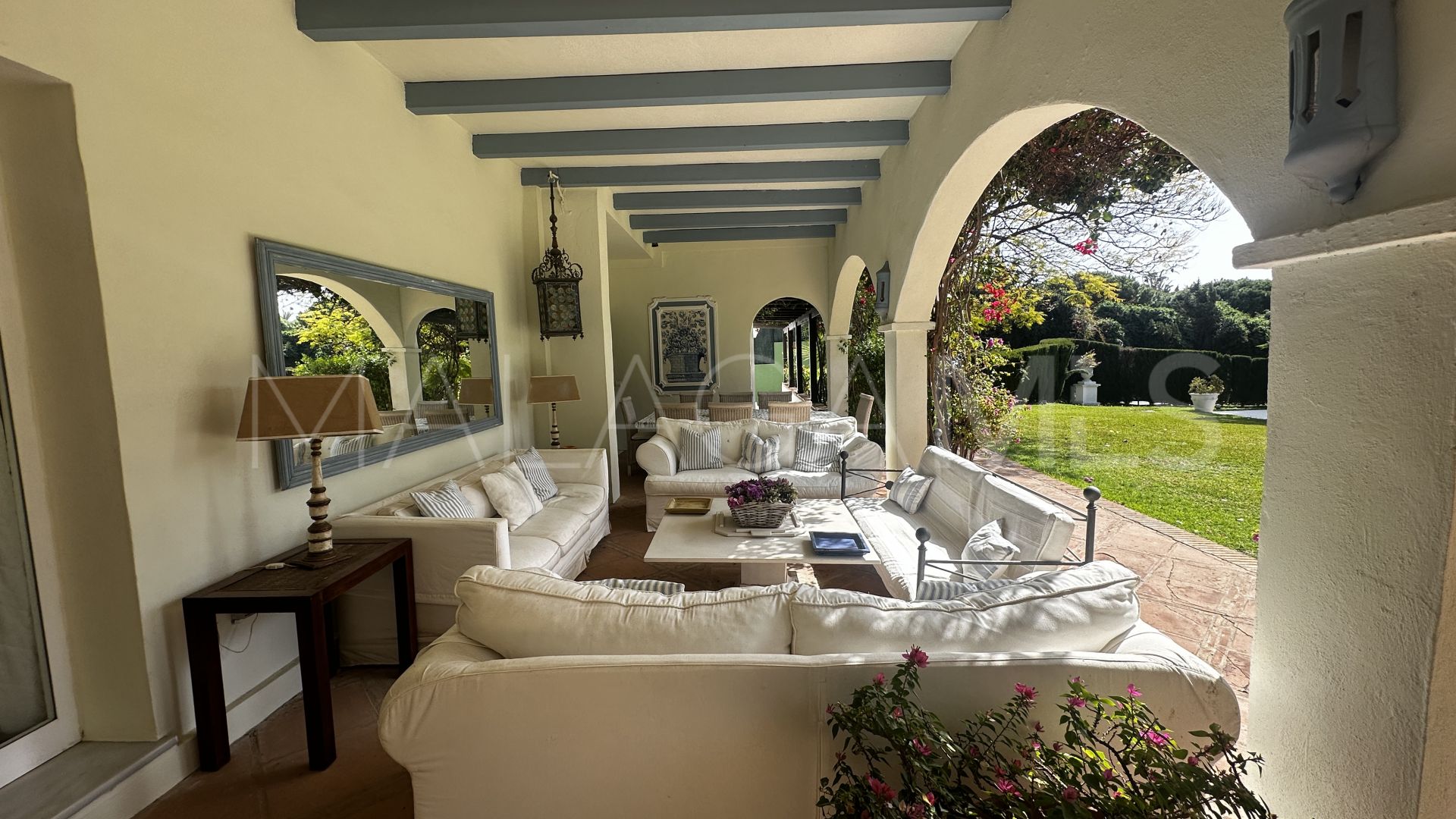 Calahonda, villa a la venta de 8 bedrooms