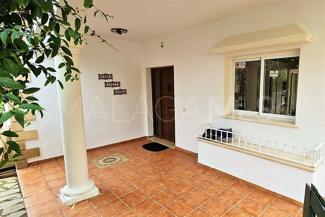 Se vende villa in Mijas Costa with 4 bedrooms