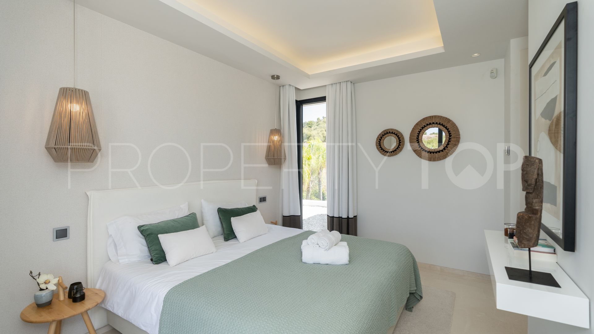 Nueva Andalucia, villa en venta de 5 dormitorios