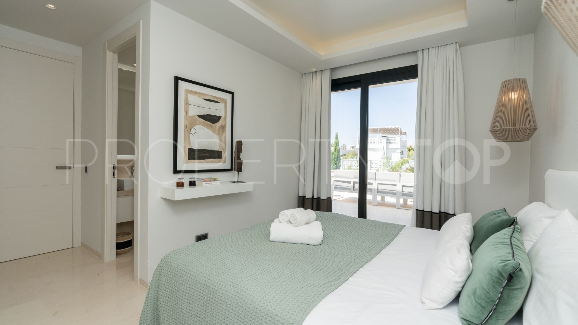 Nueva Andalucia, villa en venta de 5 dormitorios