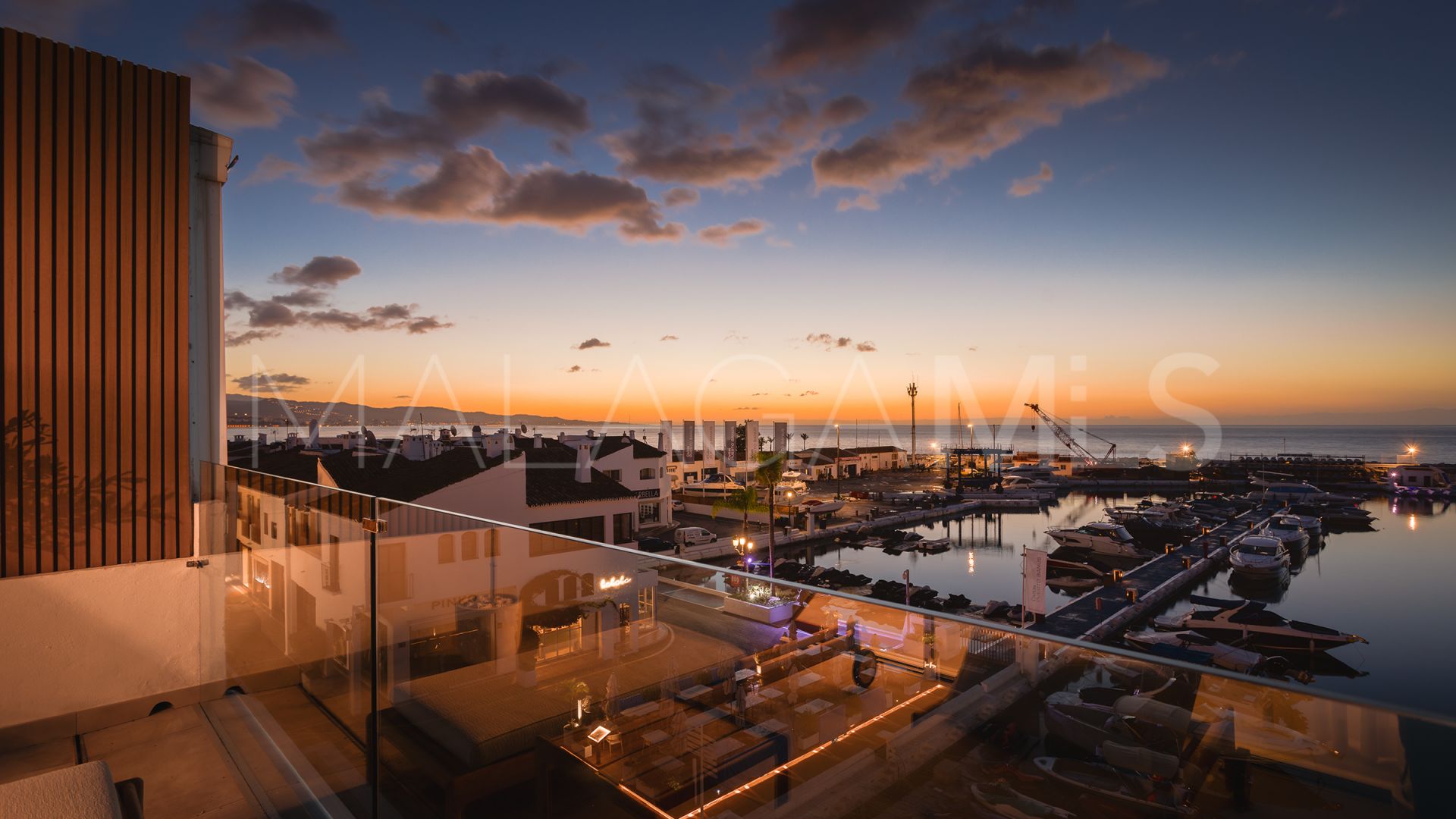 Duplex penthouse for sale in Marbella - Puerto Banus