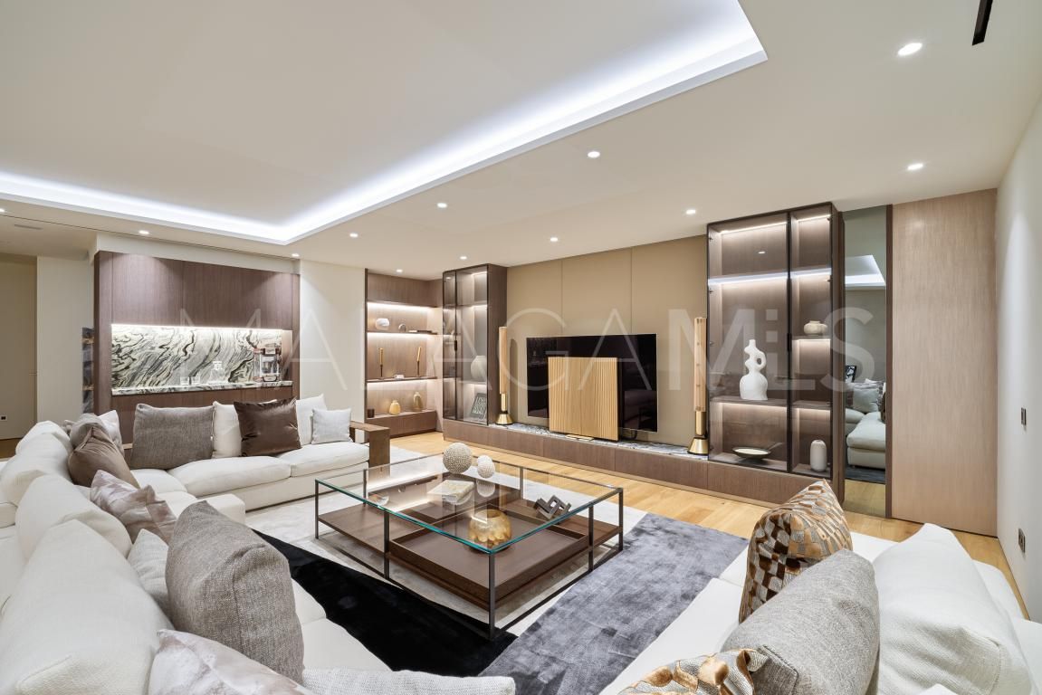 Tvåvåningslägenhet for sale in Marbella Golden Mile