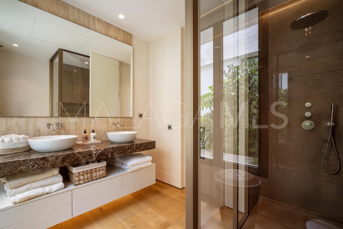 Tvåvåningslägenhet for sale in Marbella Golden Mile