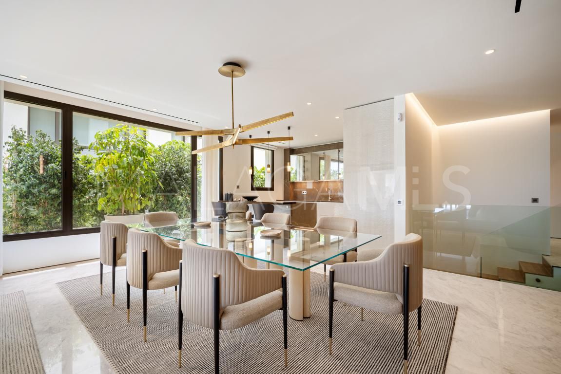 Tvåvåningslägenhet for sale in Marbella Golden Mile