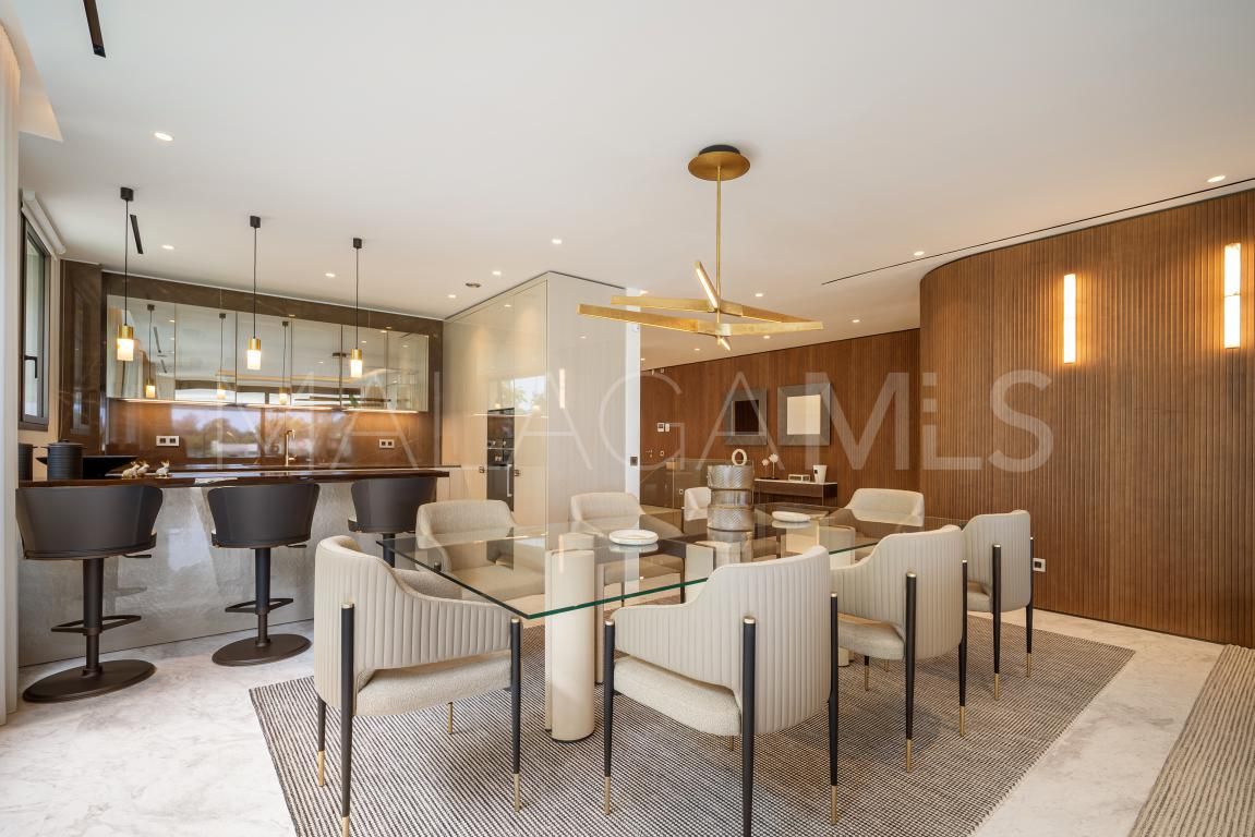 Tvåvåningslägenhet for sale in Marbella Golden Mile