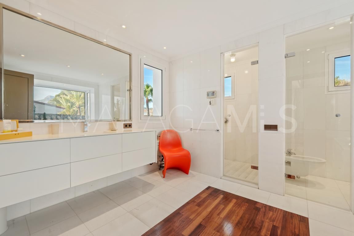 Villa for sale in Puerto del Almendro