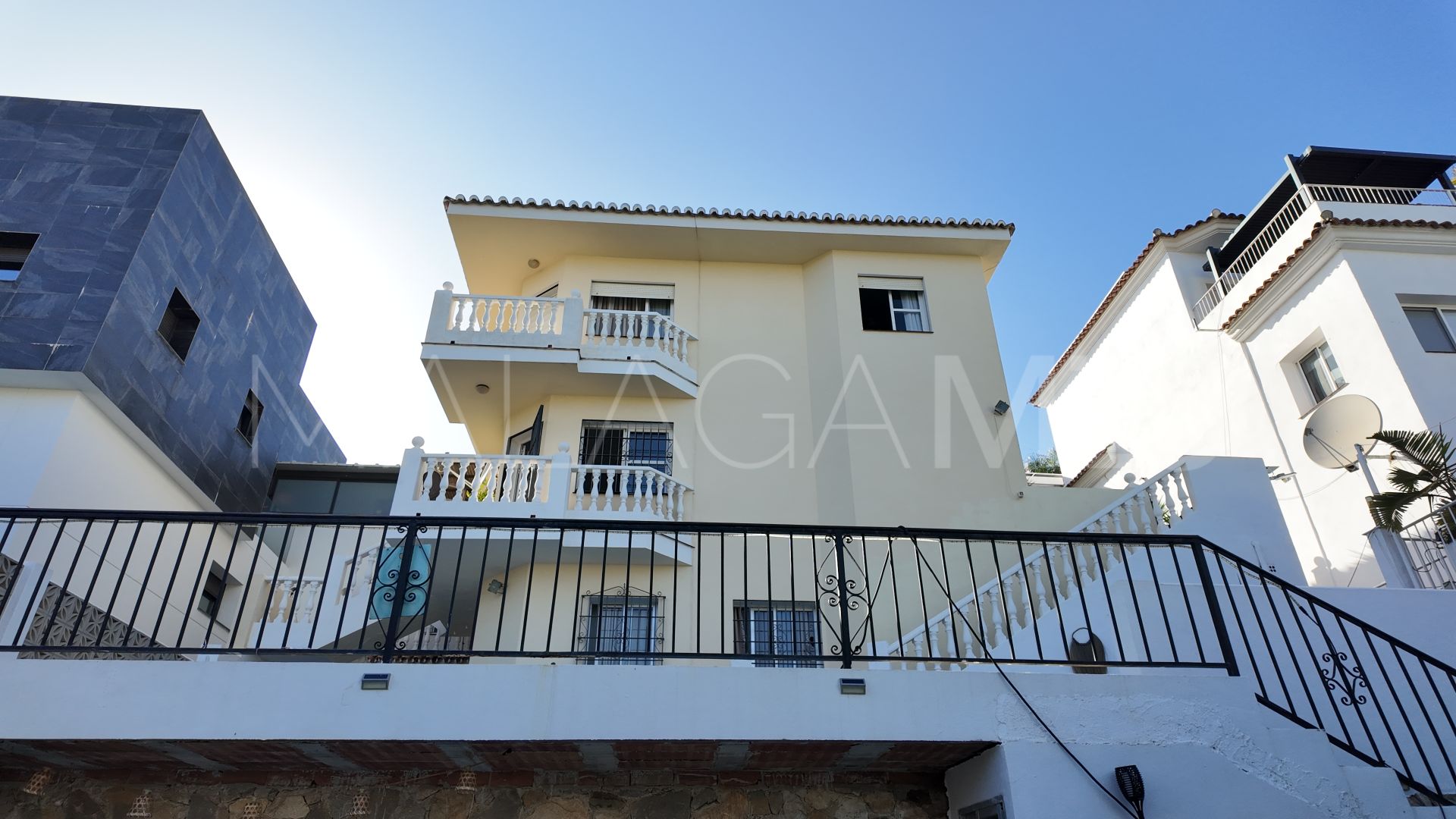 Fuengirola, adosado a la venta de 9 bedrooms