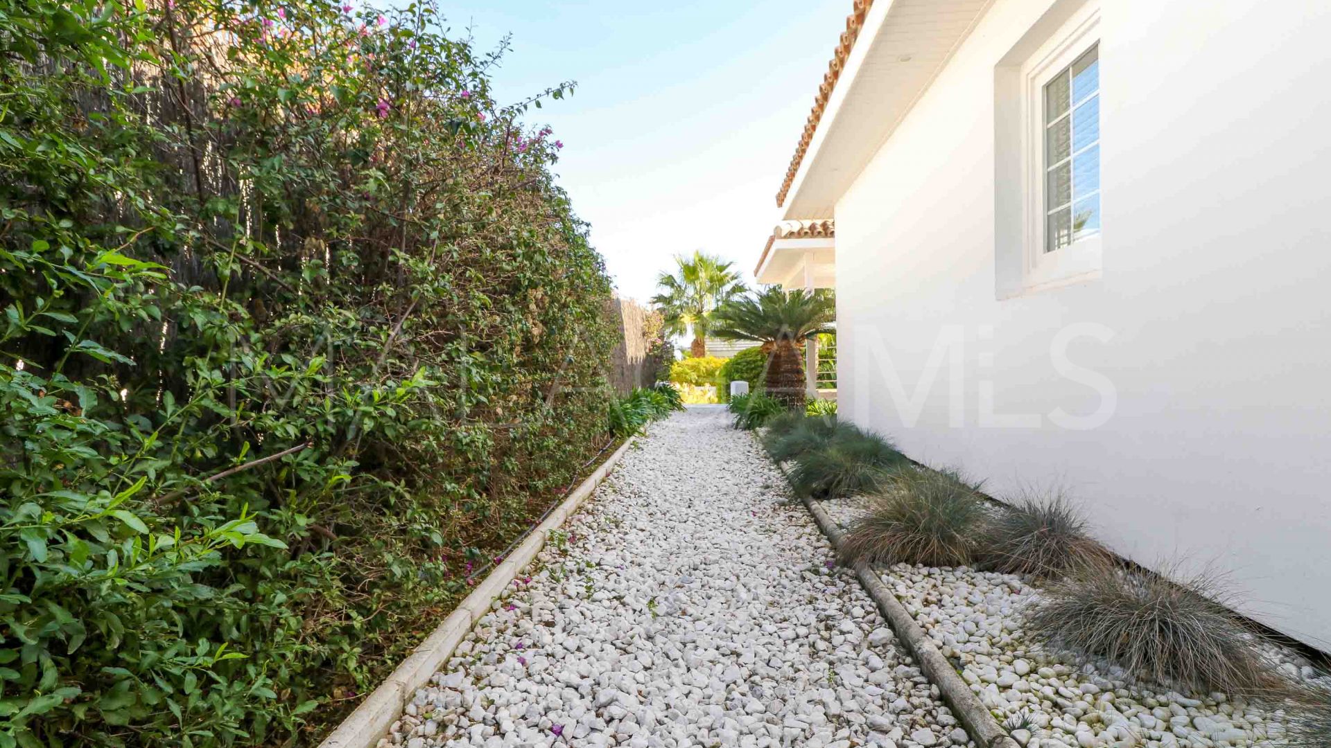 4 bedrooms semi detached villa for sale in Benahavis