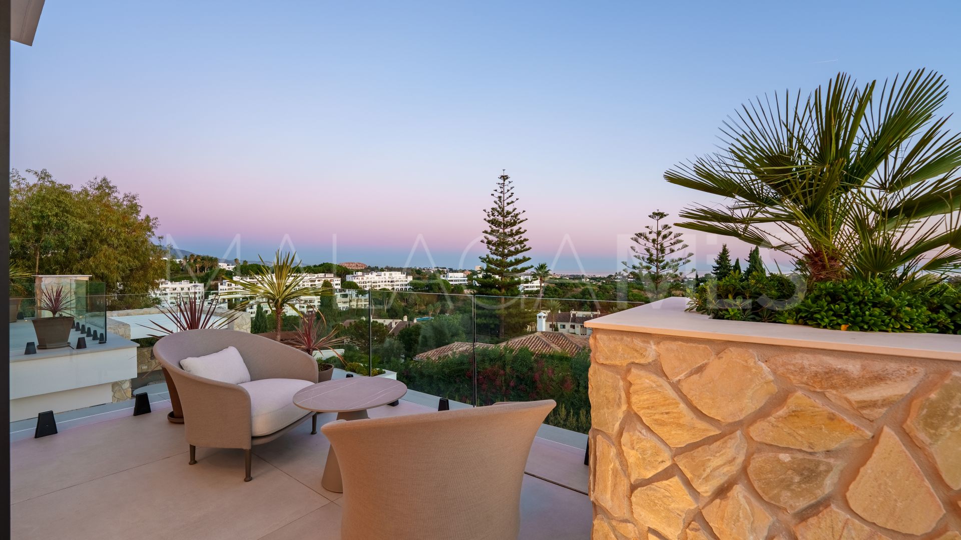 Villa for sale in Benahavis