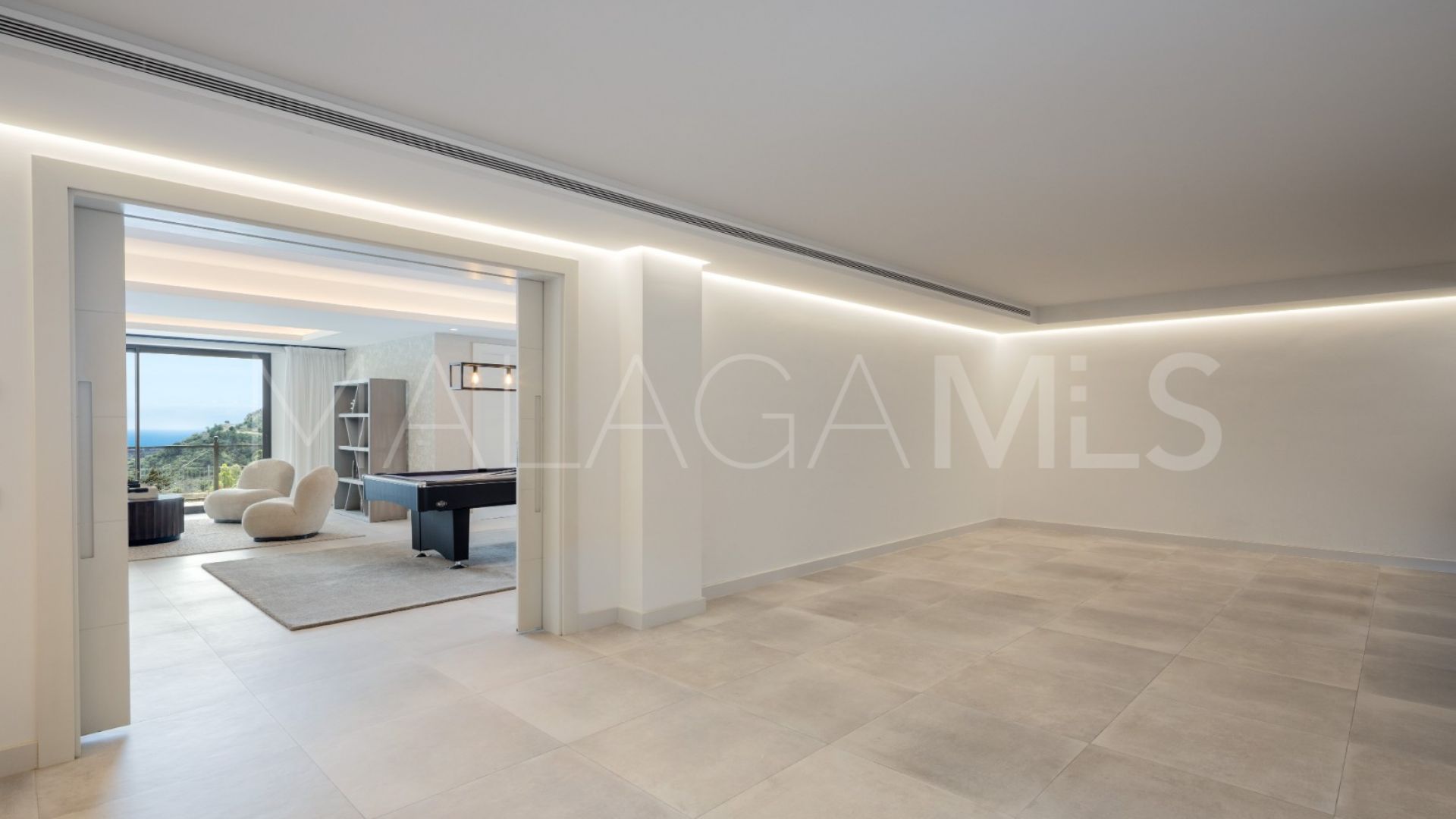 5 bedrooms villa for sale in El Madroñal