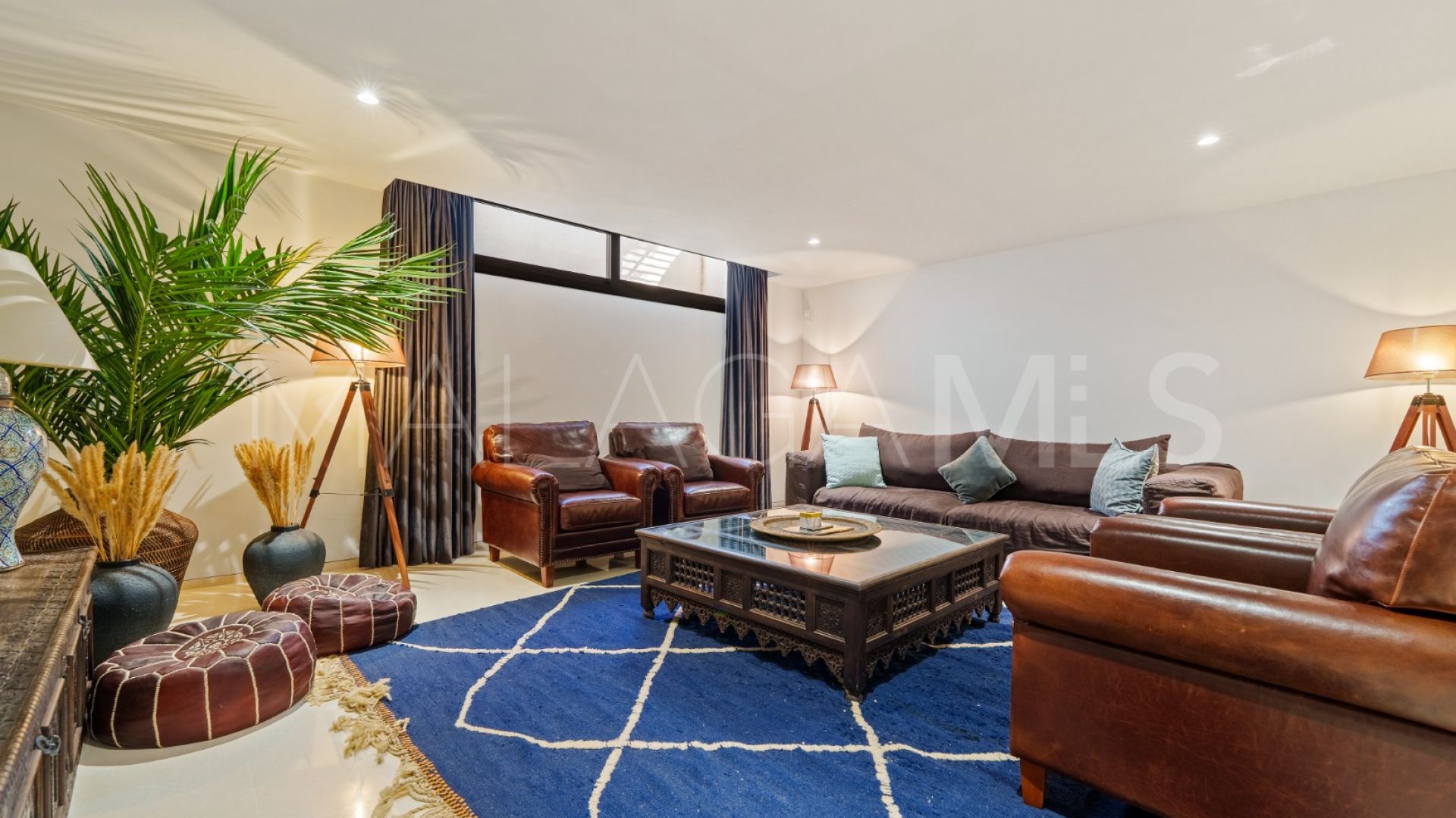 For sale Los Olivos villa with 6 bedrooms