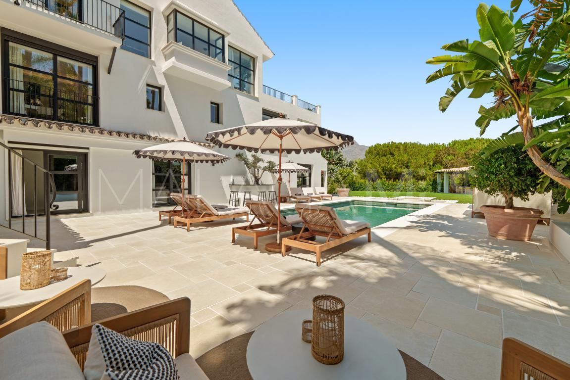 Villa for sale in Nueva Andalucia