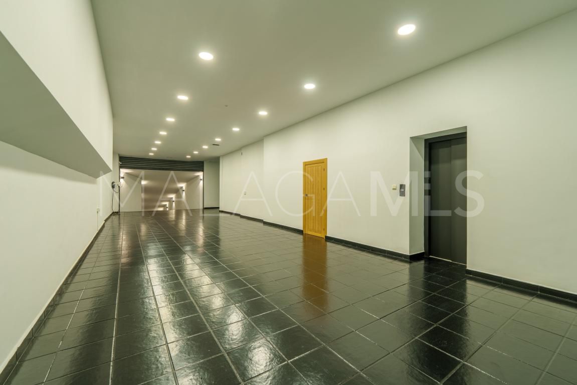 Villa for sale in Nueva Andalucia