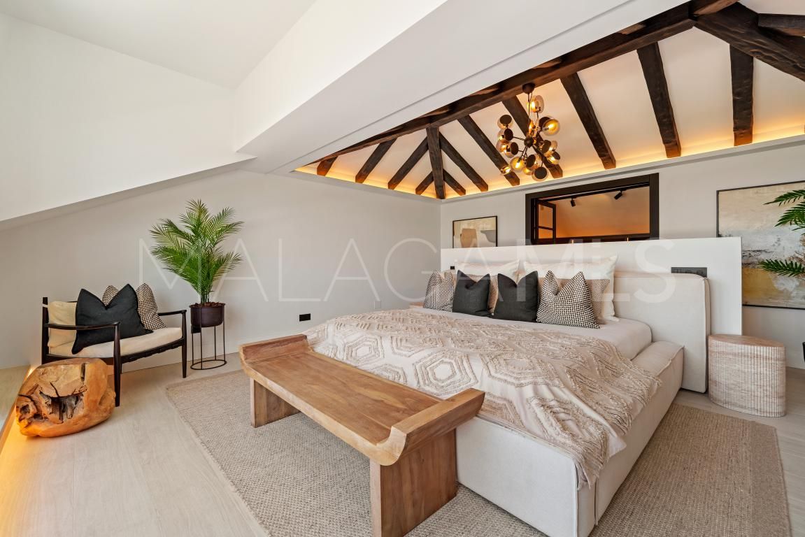 Villa for sale in Nueva Andalucia