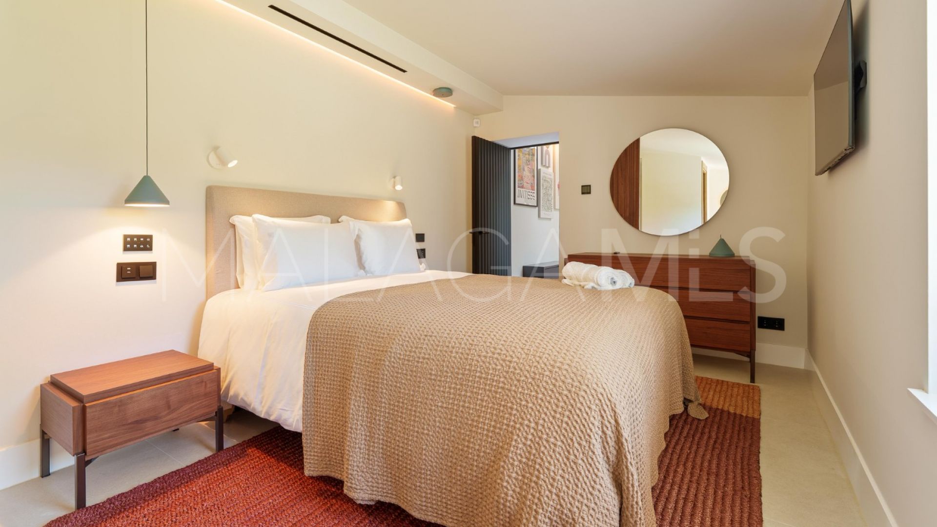 Buy villa in Marbella - Puerto Banus with 5 bedrooms