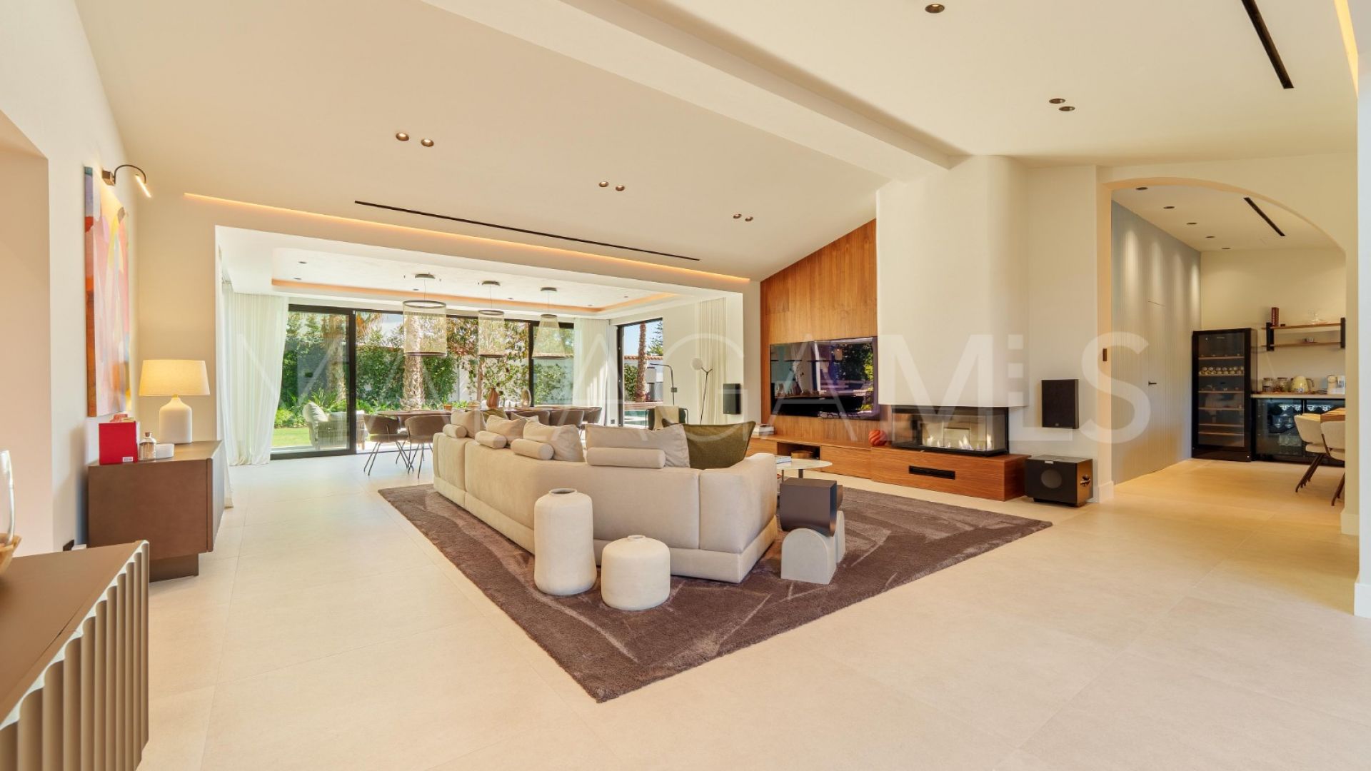 Villa for sale in Nueva Andalucia