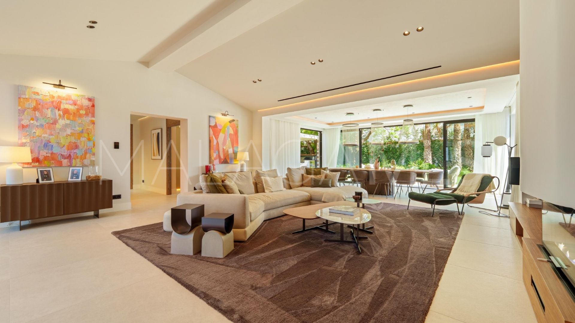 Villa for sale in Nueva Andalucia