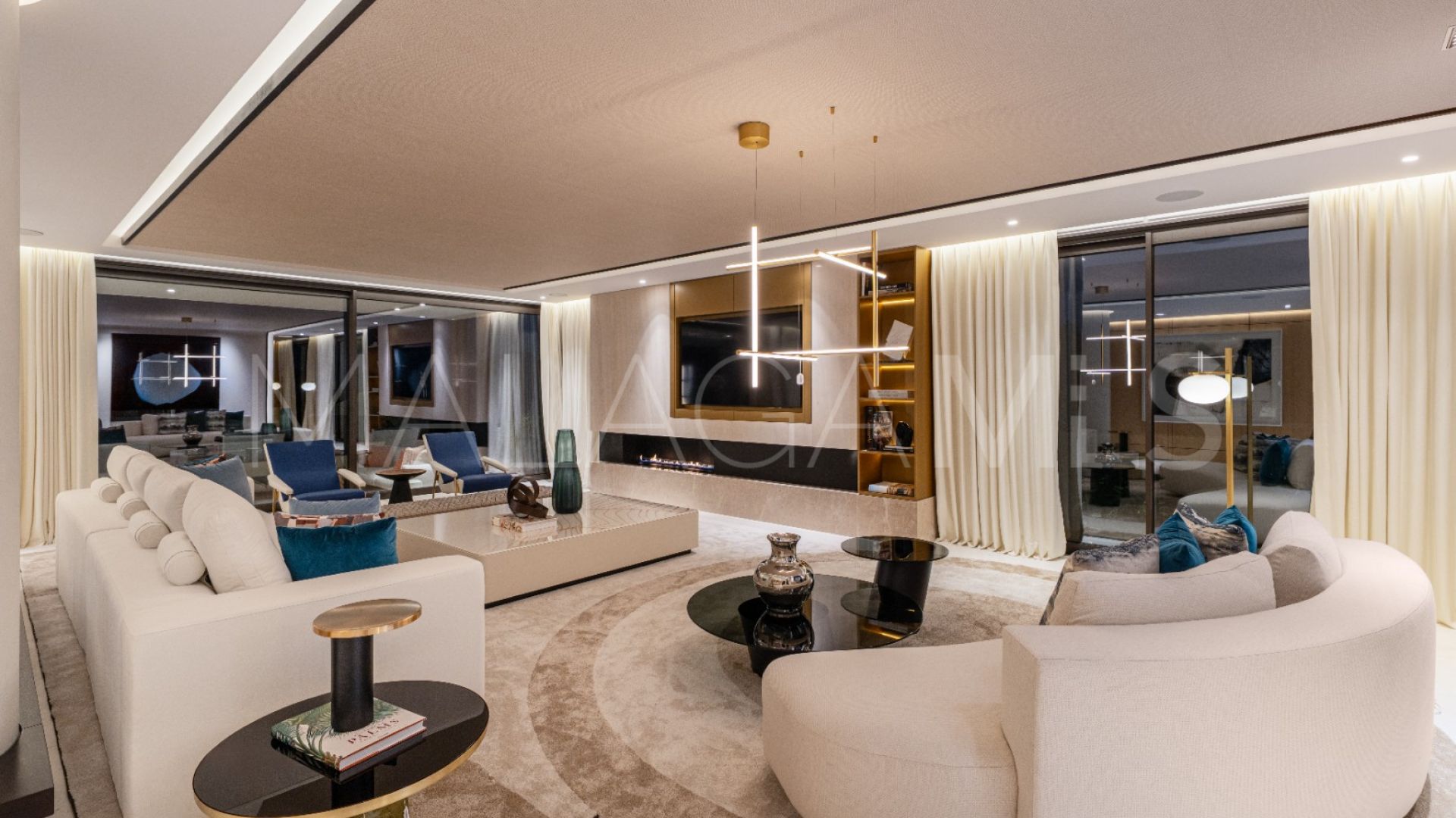 Villa for sale in Marbella Hill Club