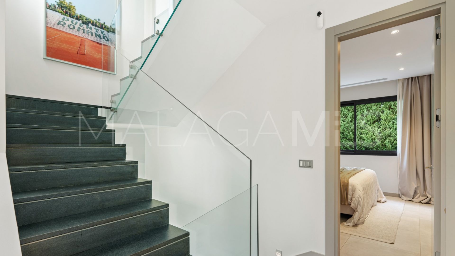 For sale villa with 5 bedrooms in Nueva Andalucia