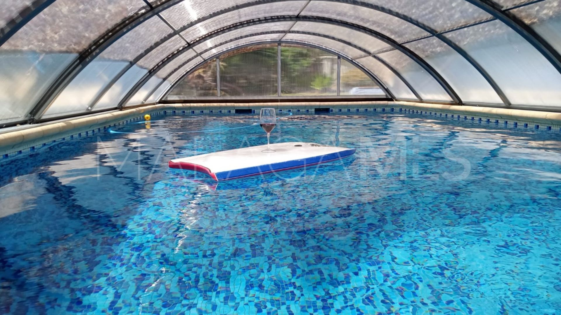 Villa for sale in Casares