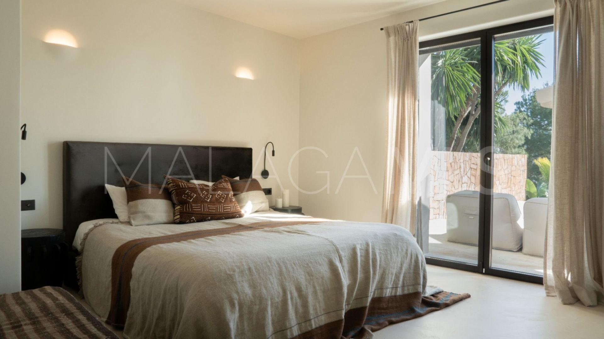 Villa de 5 bedrooms for sale in Selwo