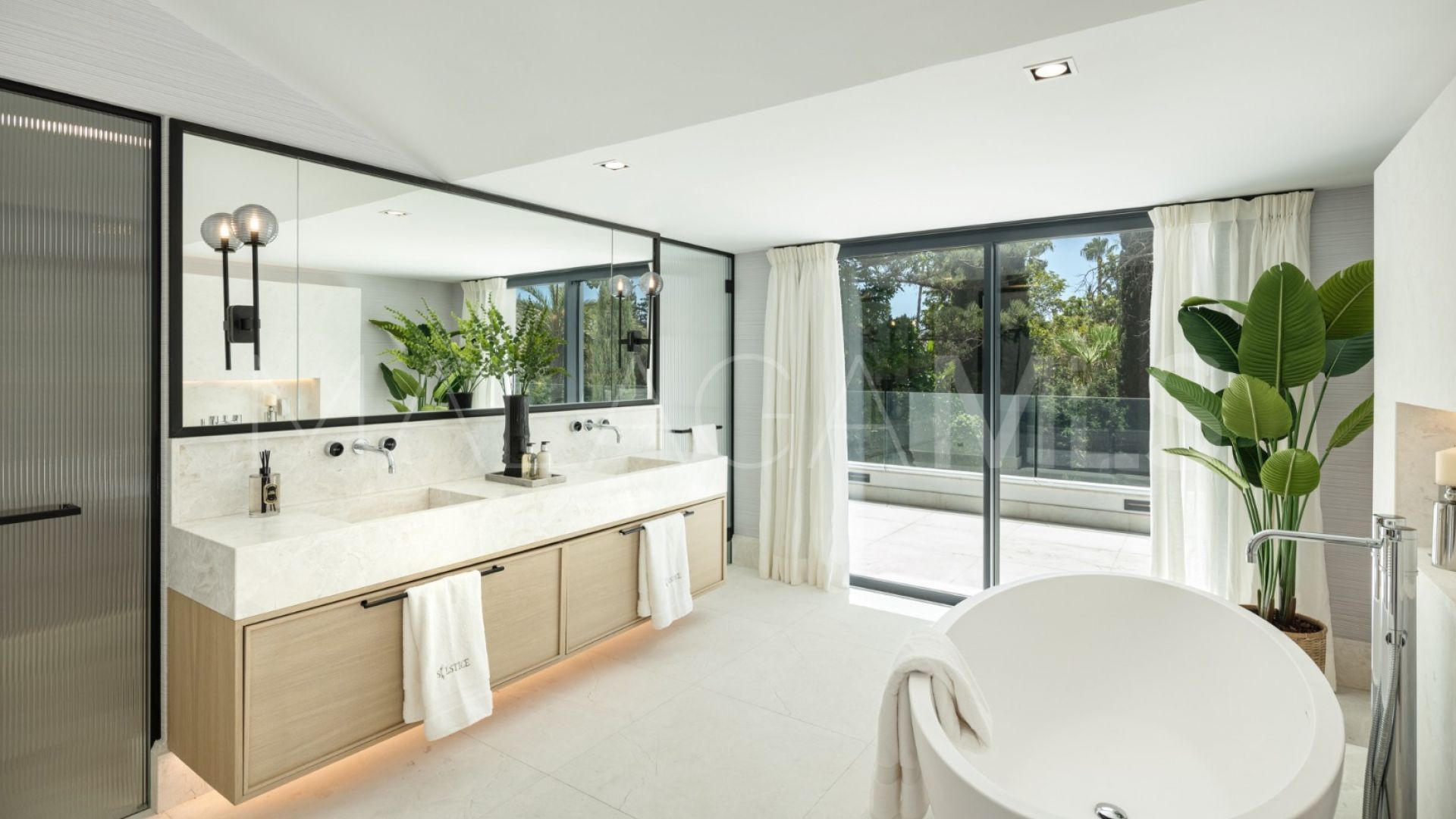 Buy villa in Las Brisas with 7 bedrooms