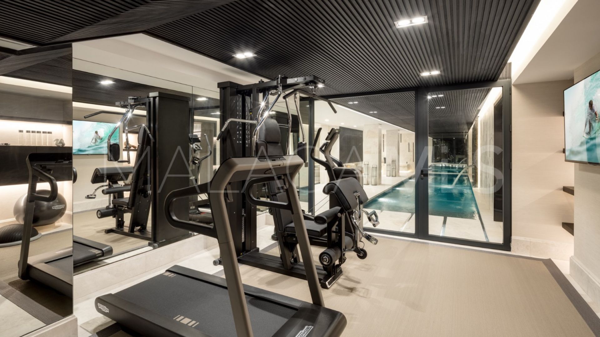 Buy villa in Las Brisas with 7 bedrooms